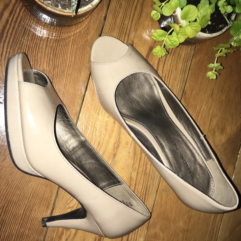 ⬇️ BUY ONE GET ONE LISTING FREE Beige Heels